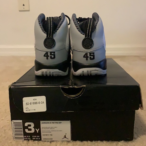 Jordan 9 Retro - size 3 youth - Picture 4 of 4